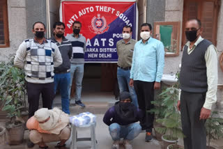 two miscreants arrested by dwarka aats