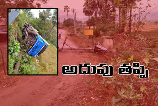 lorry rolled over at bombay thanda illandu