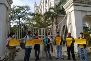 students protesting in presidency