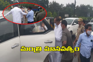 minister mallareddy helped to injured woman