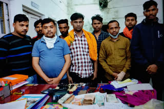 9 gamblers arrested