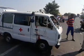 ambulance-overturned