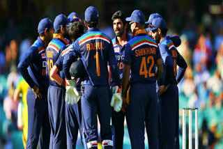 Indian bowlers failed against australia in sydney odi