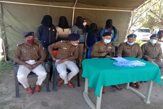 Latehar police arrested members of dacoit gang