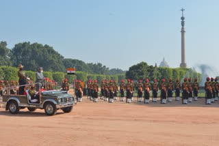 Prez witnesses ceremonial change-over of Army Guard battalion