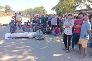 People blockef NH 49 after man dead in road accident in Jharsuguda