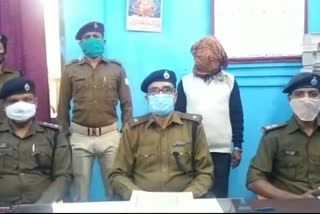 Retired employee arrested with illegal pistol at Dhanbad railway station