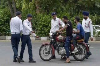 Driving without a helmet revoked the license for 3 months