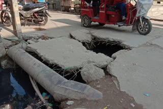 People facing problem due to breaking of bridge on Red Temple of Kirari in Delhi