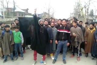 protest at kulgam after the death of a rape victim