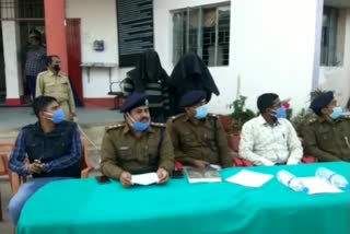 opium smugglers arrested in chatra