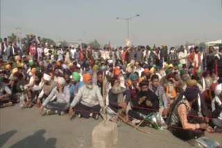 Agitating farmers decide to stay put at Delhi borders