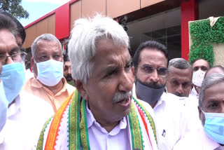 oommenchandy talk against pinarayi govt  oommenchandy  ഇടുക്കി  കർഷകർ  ഉമ്മൻചാണ്ടി  പിണറായി വിജയൻ  നരേന്ദ്രമോദി  വാഴത്തോപ്പ്