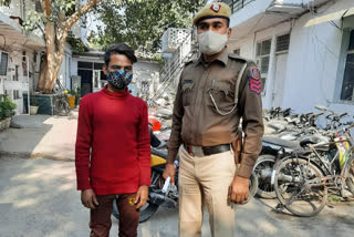 Pul Prahladpur police arrested an accused for theft