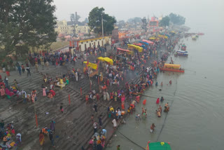 Prayagraj: Devotees gather at Triveni Sangam