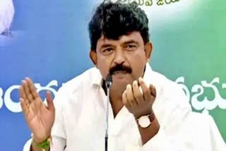 Andhra minister escapes unhurt in attack ಆಂಧ್ರಪ್ರದೇಶದ ಸಾರಿಗೆ ಸಚಿವರ ಮೇಲೆ ಟ್ರೋವೆಲ್​ನಿಂದ ಹಲ್ಲೆಗೆ ಯತ್ನ