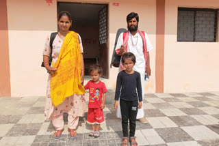 Family walks 400 km on foot to perform rituals