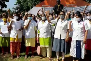 Nurses protest for jobs