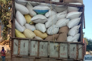 Thousands of quintals paddy seized in Ambikapur in joint operation of Revenue and Mandi team