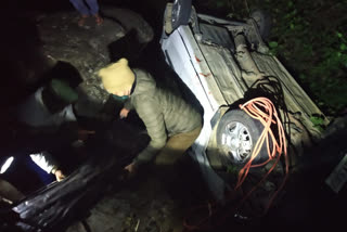 car fall into ditch in Srinagar