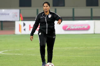 Indian women's football  AIFF  Coronavirus  Maymol Rocky  പരിശീലനം തുടങ്ങി വനിതാ ടീം വാര്‍ത്ത  പന്ത് തട്ടി വനിതാ ടീം വാര്‍ത്ത  womens team started training news  womens team hitting ball news