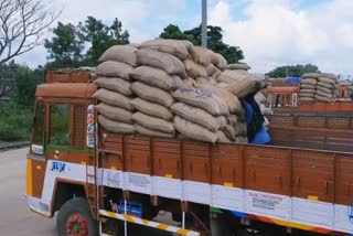 நெல் அரவை  மயிலாடுதுறையிலிருந்து 2 ஆயிரம் டன் நெல்மூட்டைகள் அனுப்பி வைப்பு  தமிழ்நாடு நுகர்ப் பொருள் வாணிபக்கழகம்  Tamil Nadu Consumer Goods Corporation  Paddy grinding  2000-ton paddy despatch for grinding from mayiladurai
