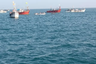 Persian boat sinks in Mangalore: 6 fishermen missing
