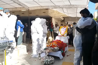 किरण माहेश्वरी का अंतिम संस्कार, किरण माहेश्वरी को श्रद्धांजलि, last rites of kiran maheshwari, Kiran Maheshwari death, Kiran Maheshwaris funeral, Tribute to Kiran Maheshwari, किरण माहेश्वरी की मौत