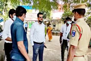 patancheru circle election observer  shafi ullah visit polling booths in bharatheeya nagar