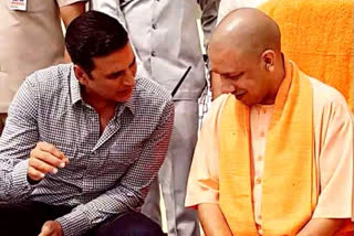 Yogi Adityanath with Akshay kuamr on Film city