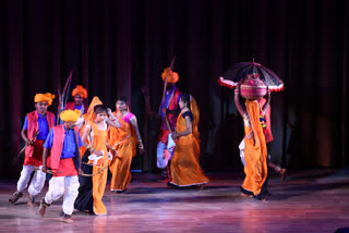 Niwari song and Doha dance performance