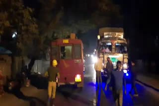 pick-up vans collided