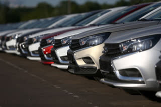 Auto stocks gain on robust sales numbers for Nov