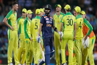 Australia vs India: Mid innings