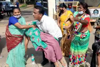 Married women suicide attempt in front of Kakinada Collectorate