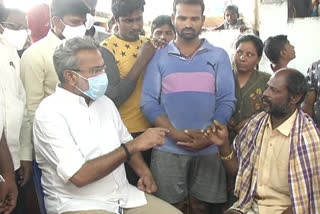 Former MLA of Kakinada city is visited  of   deceased fisherman family