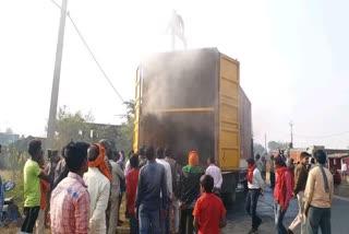 fire in cotton loaded trailer in giridih