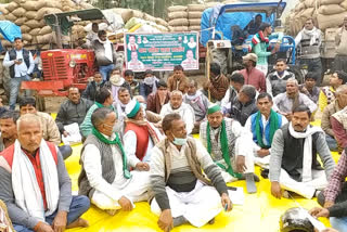 farmers protest in barabanki uttar pradesh