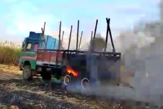 sugar-cane-lorry-fire-at-shirasi