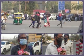 People seen walking after Kalindi Kunj road closed in delhi