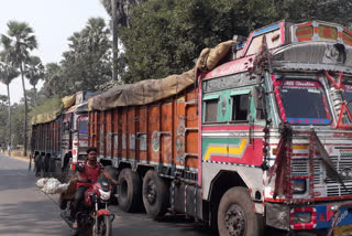 Three trucks loaded with illegal coal seized in pakur