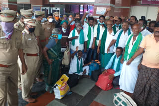 Farmers who left for Delhi to show support to the protesting farmers arrested at the Trichy