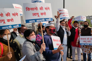 AAP workers on the road in support of farmers