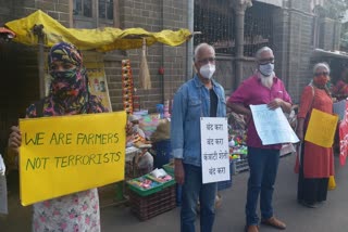 to-support-delhi-farmer-agitation-organized-human-chain-by-marxist-communist-party-in-pune