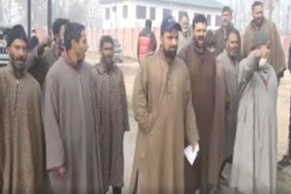 people protest against  water supply department in bandipora