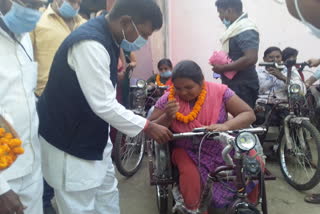 21-trai-cycle-distribution-on-international-disability-day-in-janjgir-champa