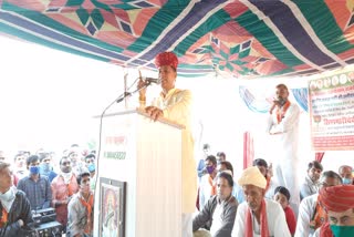 Minister Kailash Chaudhary on Barmer tour