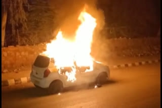 fire in a moving car near satbari village maidan garhi