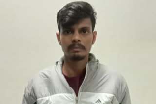 Connaught place police arrested a young man for cheating in the name of job in delhi