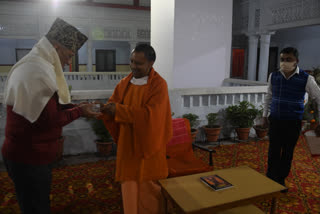 CDS Bipin Rawat offers prayers at Gorakhnath temple